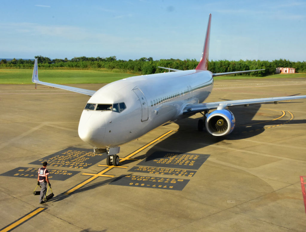 Commercial Flights SERVAIR